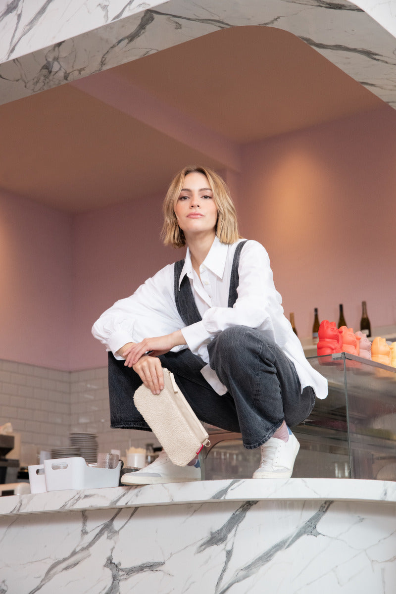 reisenthel mini pouch teddy sand Lifestyle 3