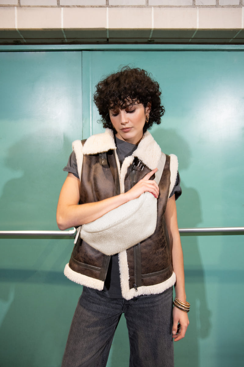 reisenthel beltbag teddy sand Lifestyle 4