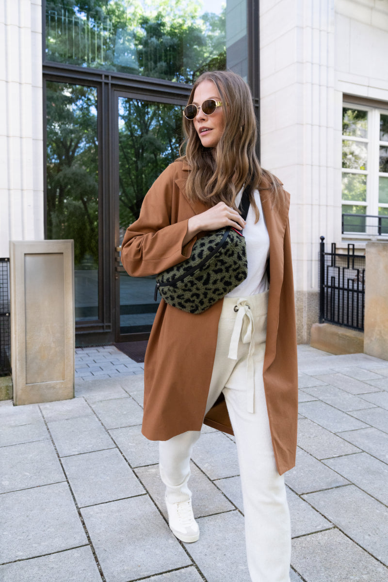 reisenthel beltbag teddy leo olive Lifestyle 5