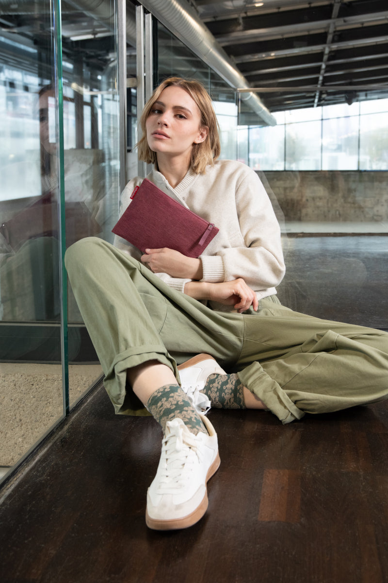 reisenthel case 1 twist maroon Lifestyle 2