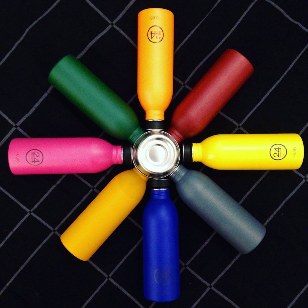 24Bottles Clima Bottle Stone Emerald Green 500ml Lifestyle 4