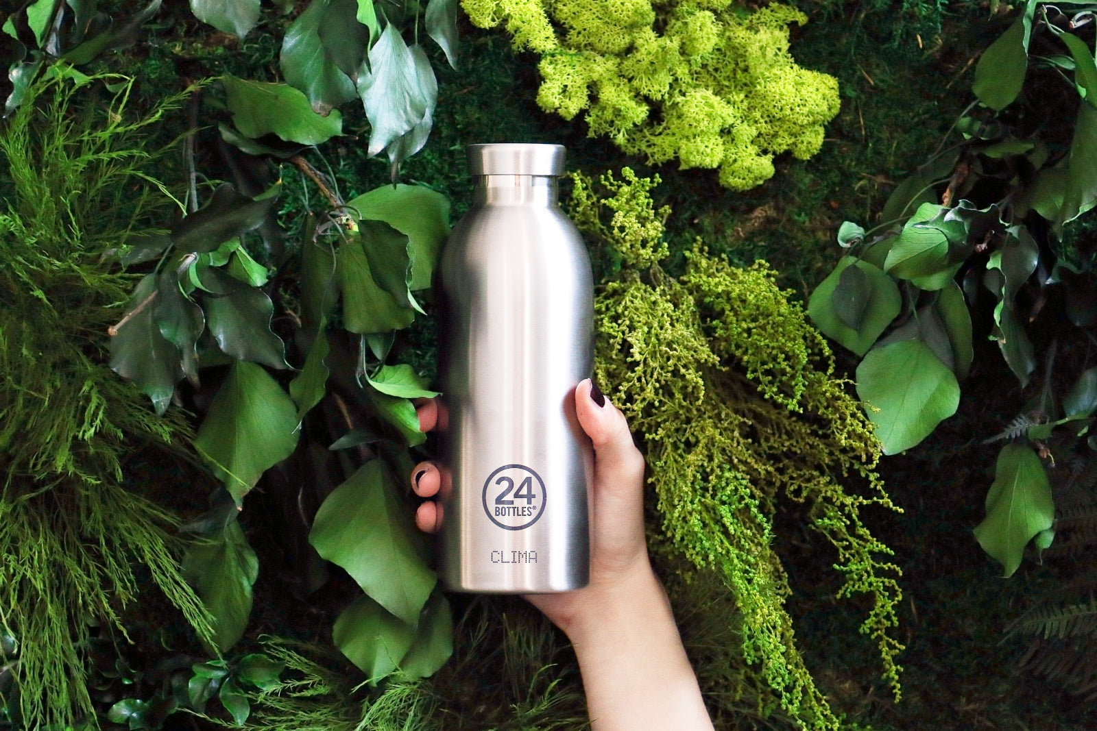 24Bottles Clima Bottle Brushed Steel 500ml Lifestyle 2
