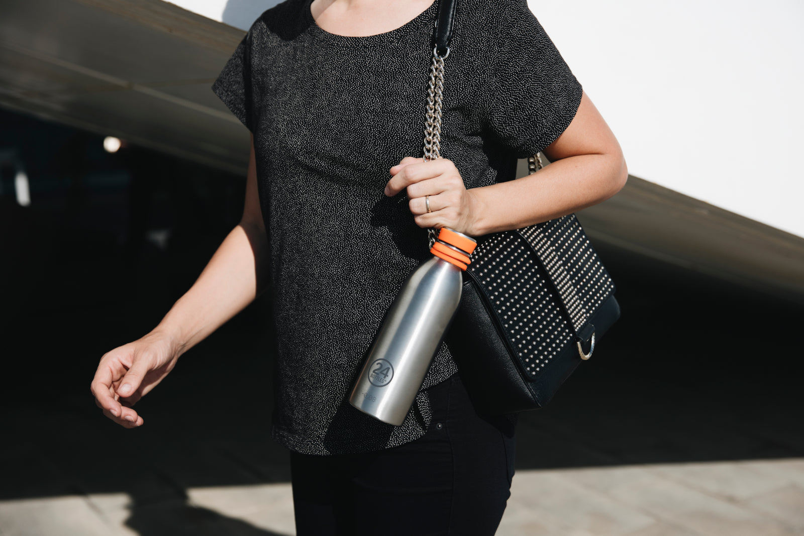 24Bottles Urban Bottle Brushed Steel 500ml Lifestyle 1