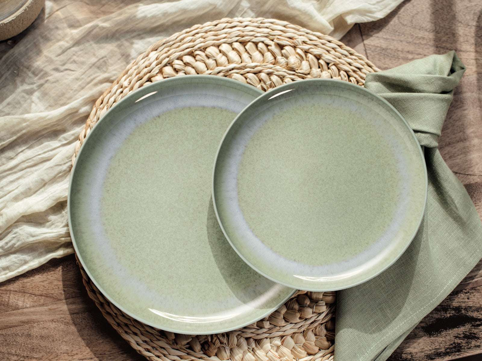 like Villeroy & Boch Perlemor Alga Speiseteller 27cm Lifestyle 2