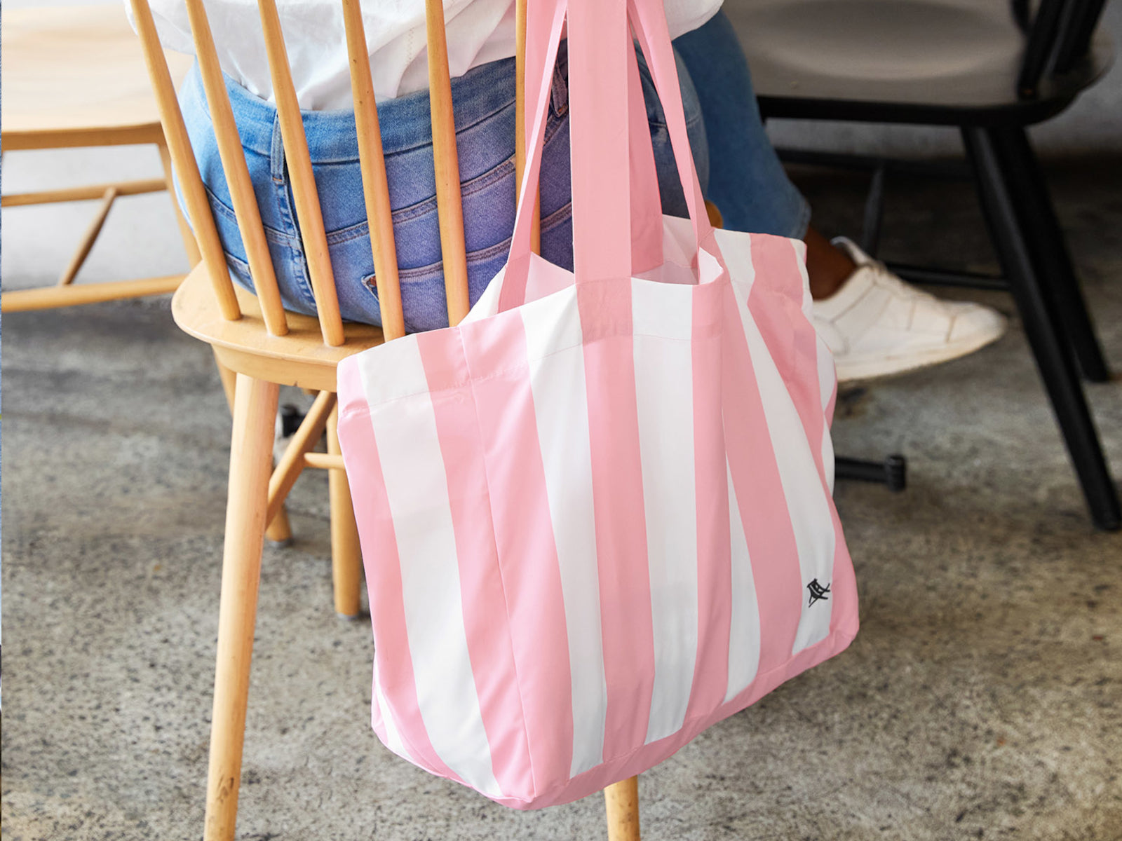 Dock & Bay Strandtasche faltbar Malibu Pink Lifestyle 2