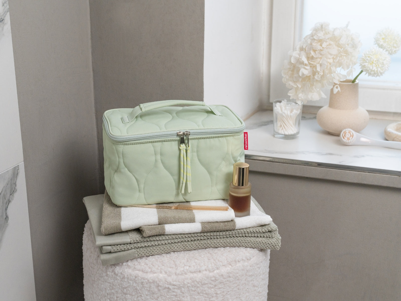 reisenthel cosmetic case puffer iced matcha - Produktbild 5