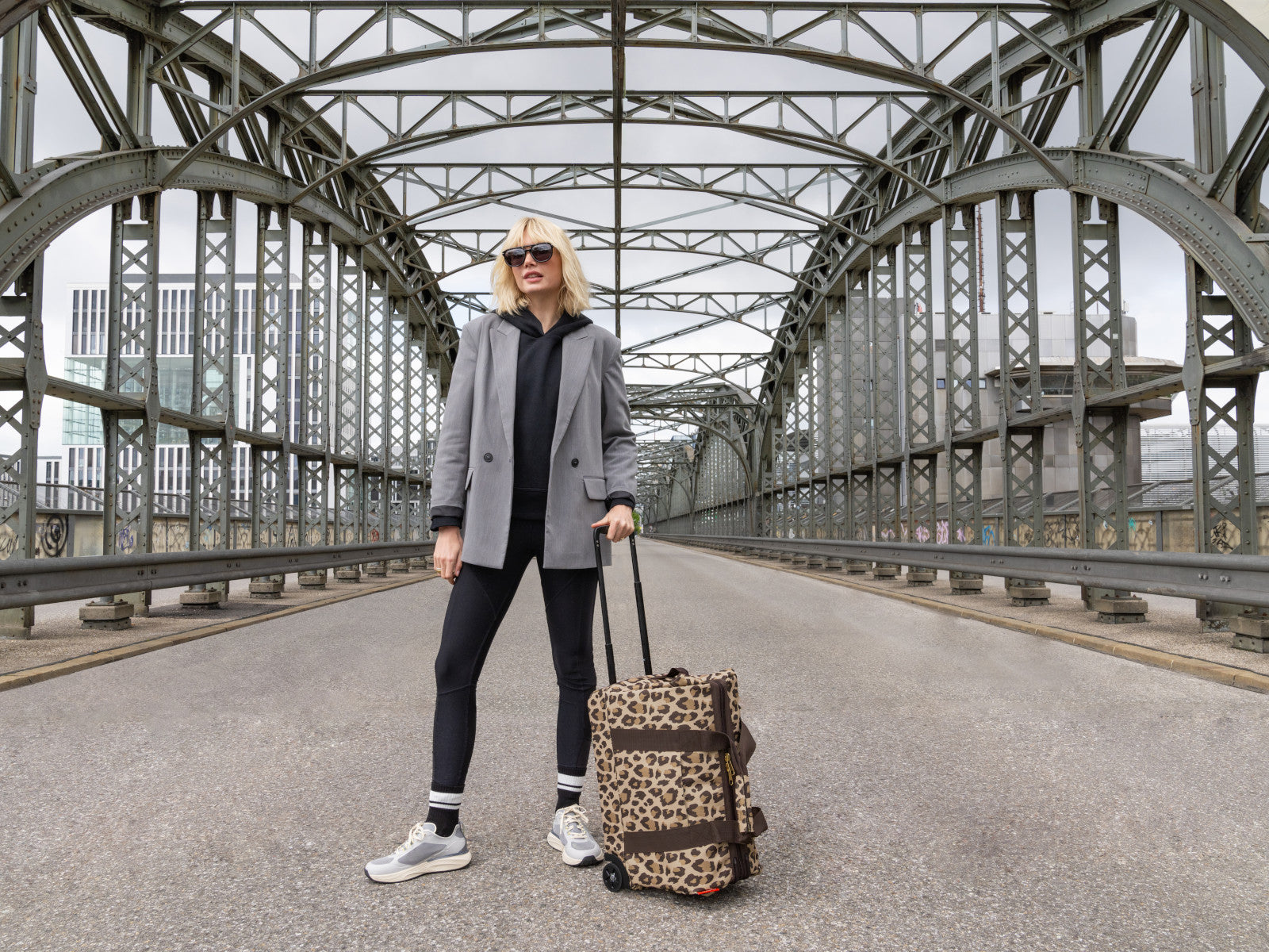 reisenthel allrounder trolley frame leo macchiato Lifestyle 1