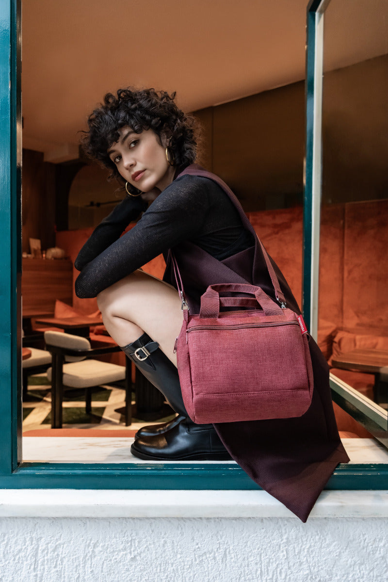 reisenthel allrounder cross twist maroon Lifestyle 3