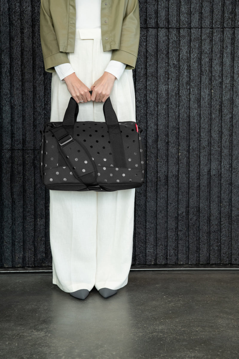 reisenthel allrounder M glossy dots black Lifestyle 5