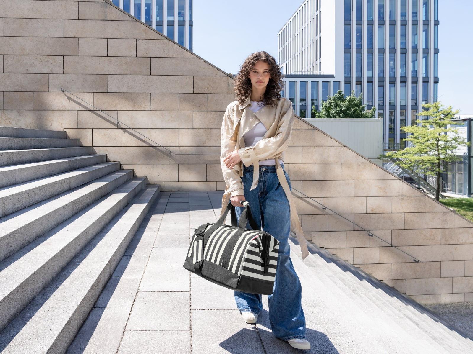 reisenthel allrounder L summerstripes black Lifestyle 1