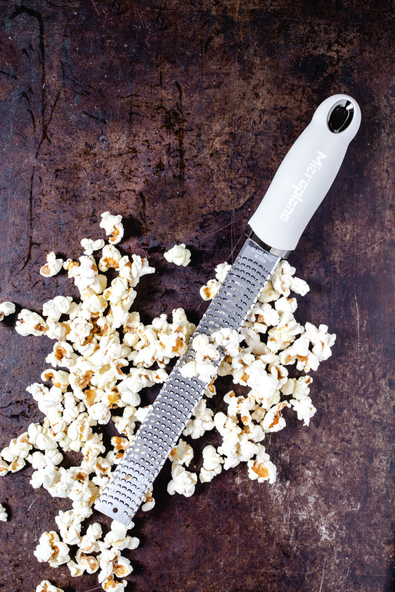 Microplane Premium Zester Reibe kaschmir beige Lifestyle 3