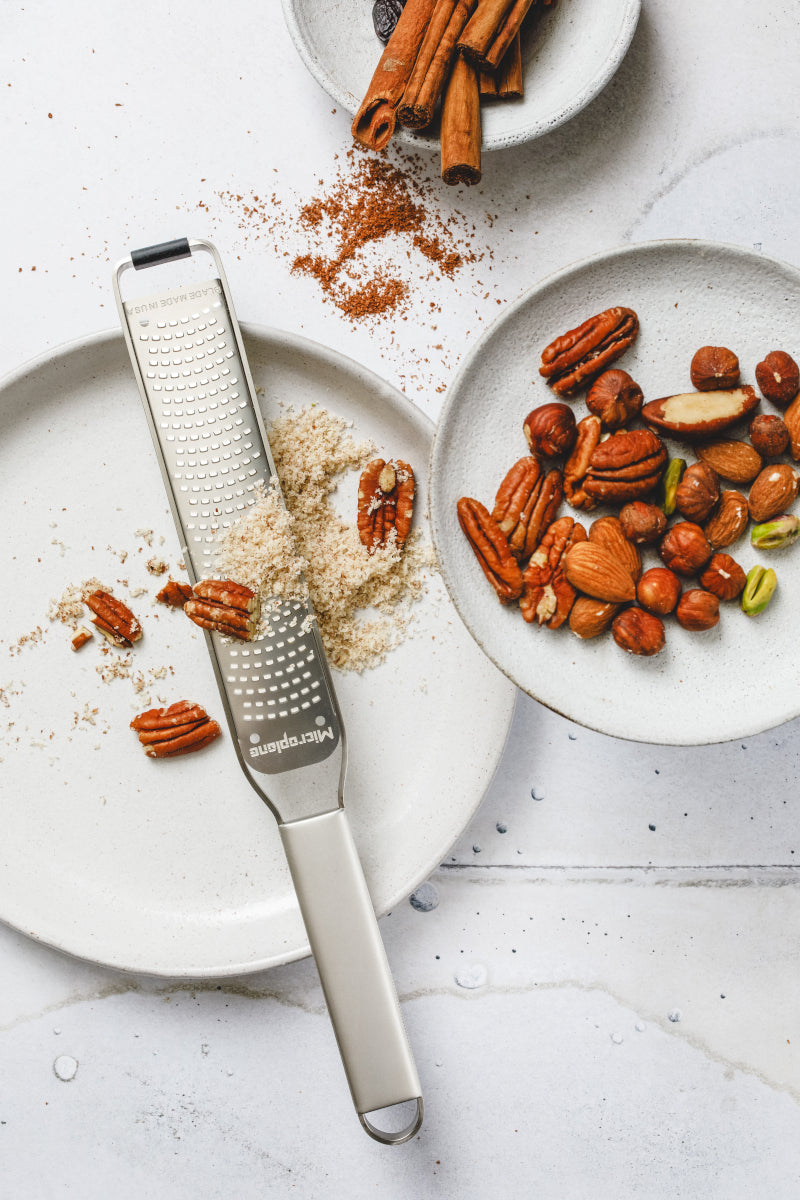 Microplane Professional Edelstahl Zester Reibe 30cm Lifestyle 4