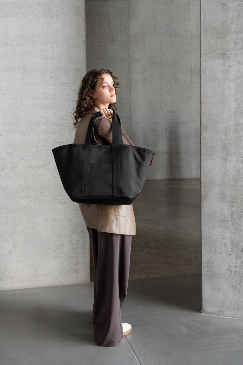 reisenthel marketshopper black Lifestyle3