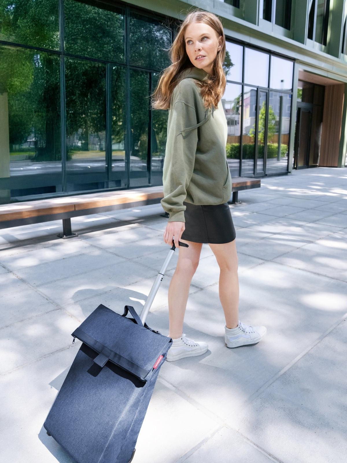 reisenthel trolley M twist navy Lifestyle 3