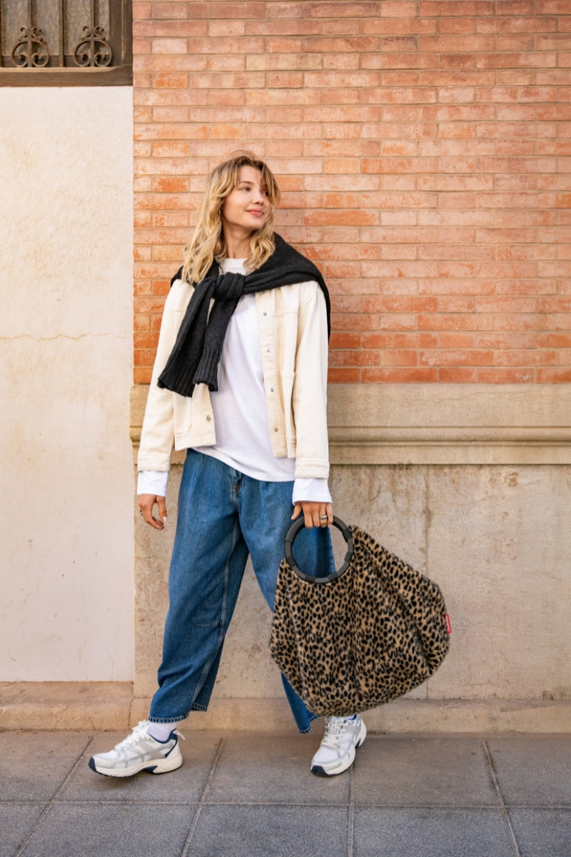 reisenthel loopbag hobo leo fake fur - Produktbild 12