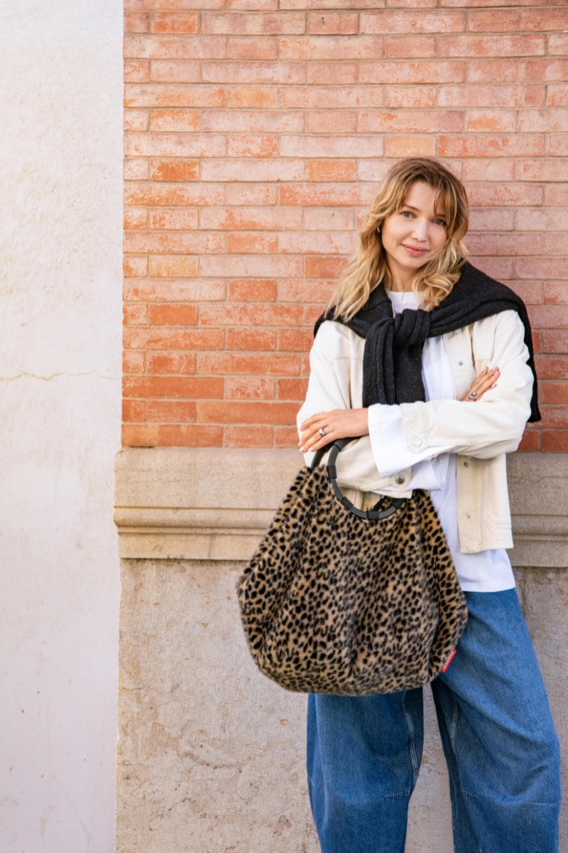 reisenthel loopbag hobo leo fake fur - Produktbild 13