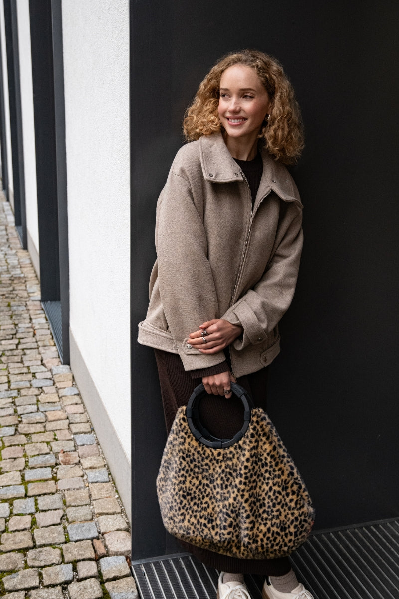 reisenthel loopbag hobo leo fake fur - Produktbild 9