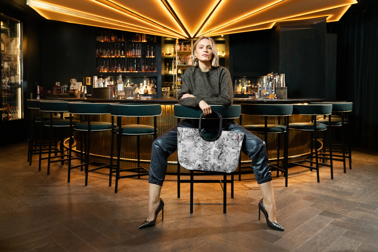 reisenthel loopshopper L jacquard grey Lifestyle 3