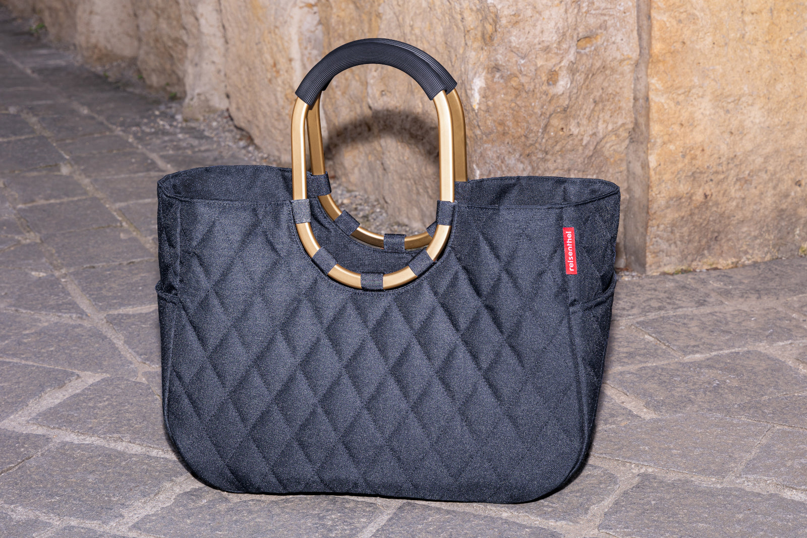 reisenthel loopshopper L frame rhombus midnight gold Lifestyle 5
