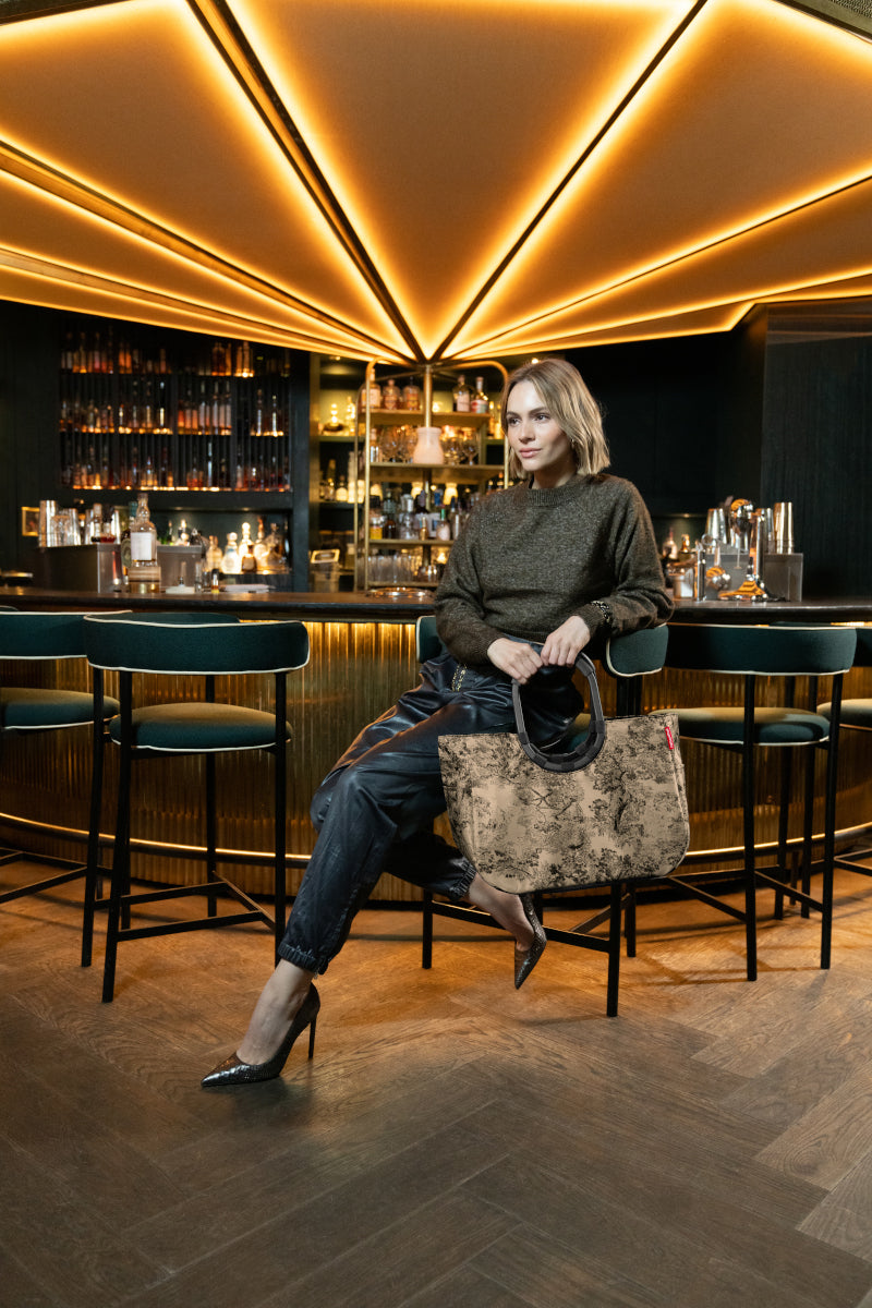 reisenthel loopshopper L jacquard brown Lifestyle 1