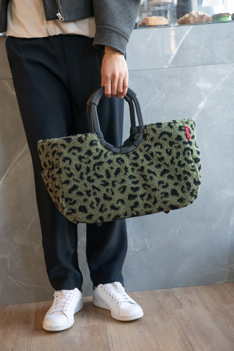 reisenthel loopshopper M teddy leo olive Lifestyle 1