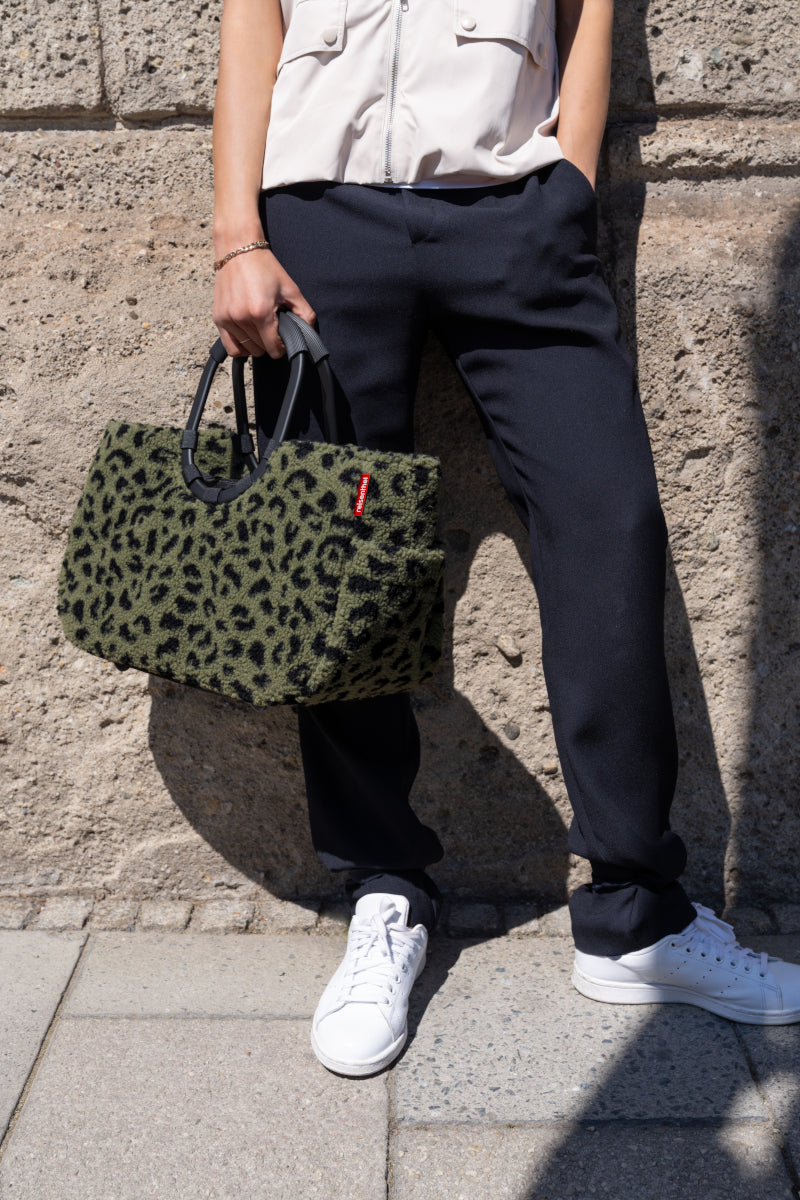 reisenthel loopshopper M teddy leo olive Lifestyle 7