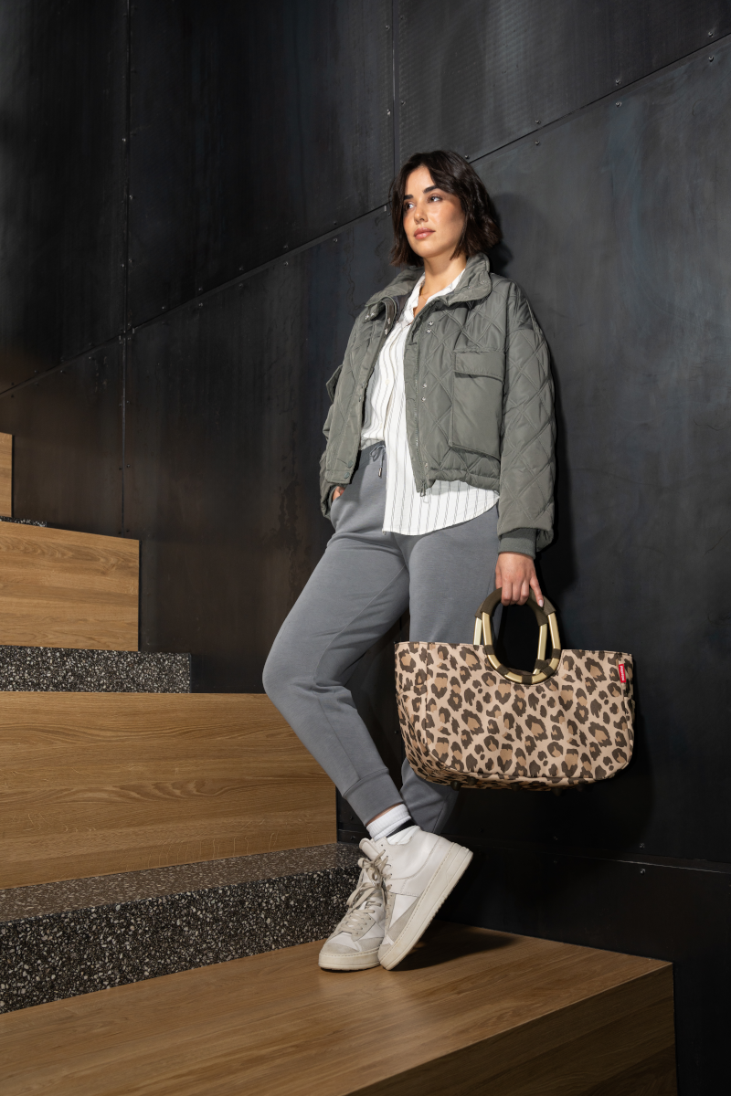 reisenthel loopshopper M frame leo macchiato Lifestyle 1