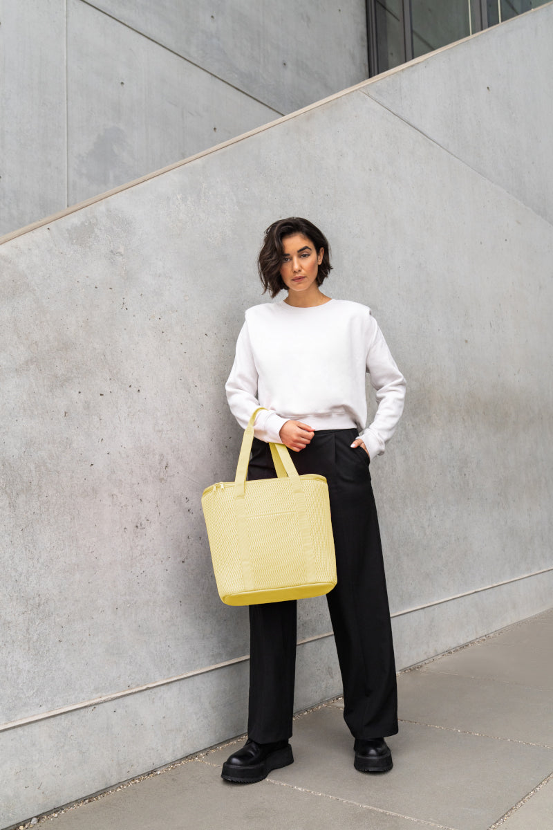 reisenthel thermoshopper mesh lemon Lifestyle 2