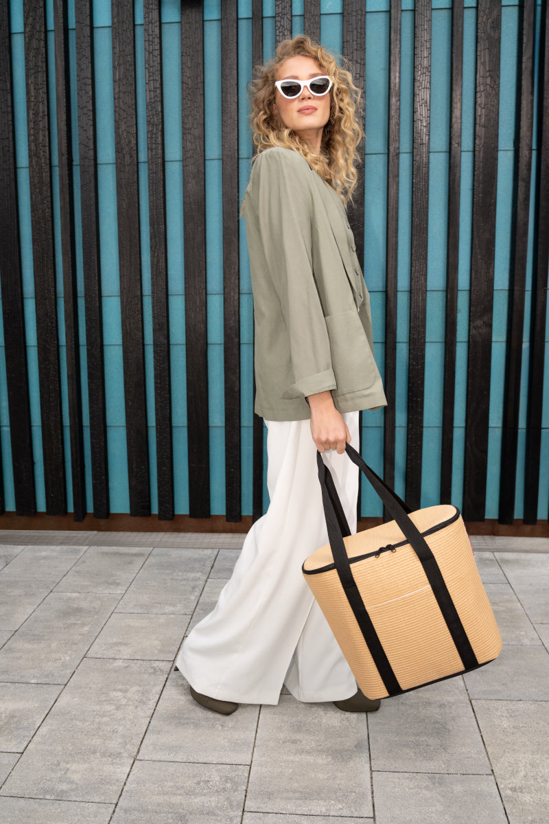 reisenthel thermoshopper raffia black Lifestyle 3