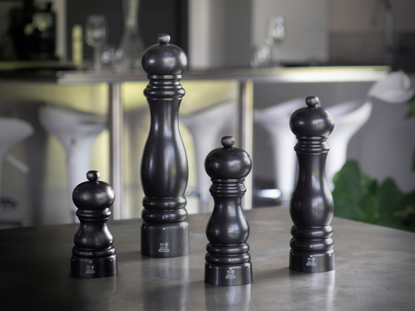 PEUGEOT PARIS Pfeffermühle u'Select satinschwarz 22 cm Lifestyle 8