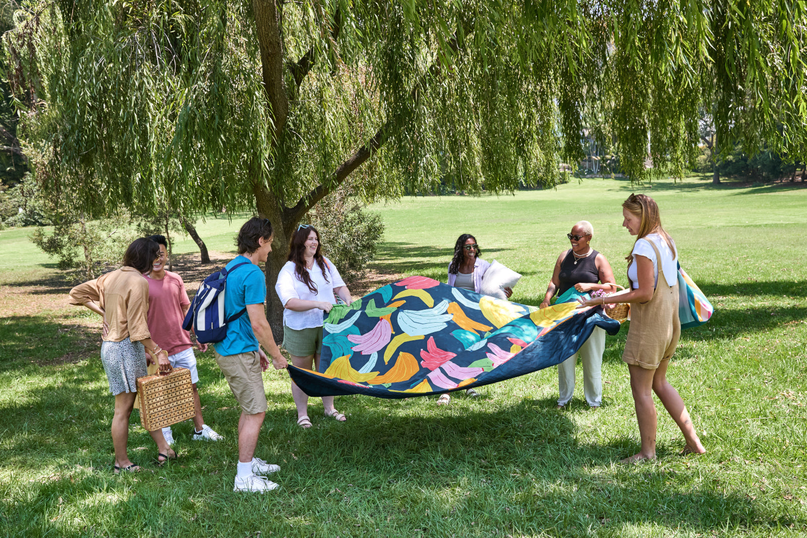 Dock & Bay Picnic Blanket XL Bananarama 240x170cm Lifestyle 1