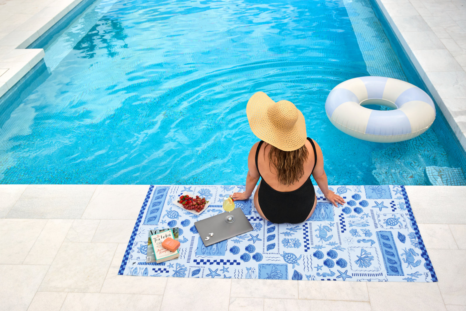 Dock & Bay Beach Towel L Grecian Shores 160x90cm Lifestyle 4