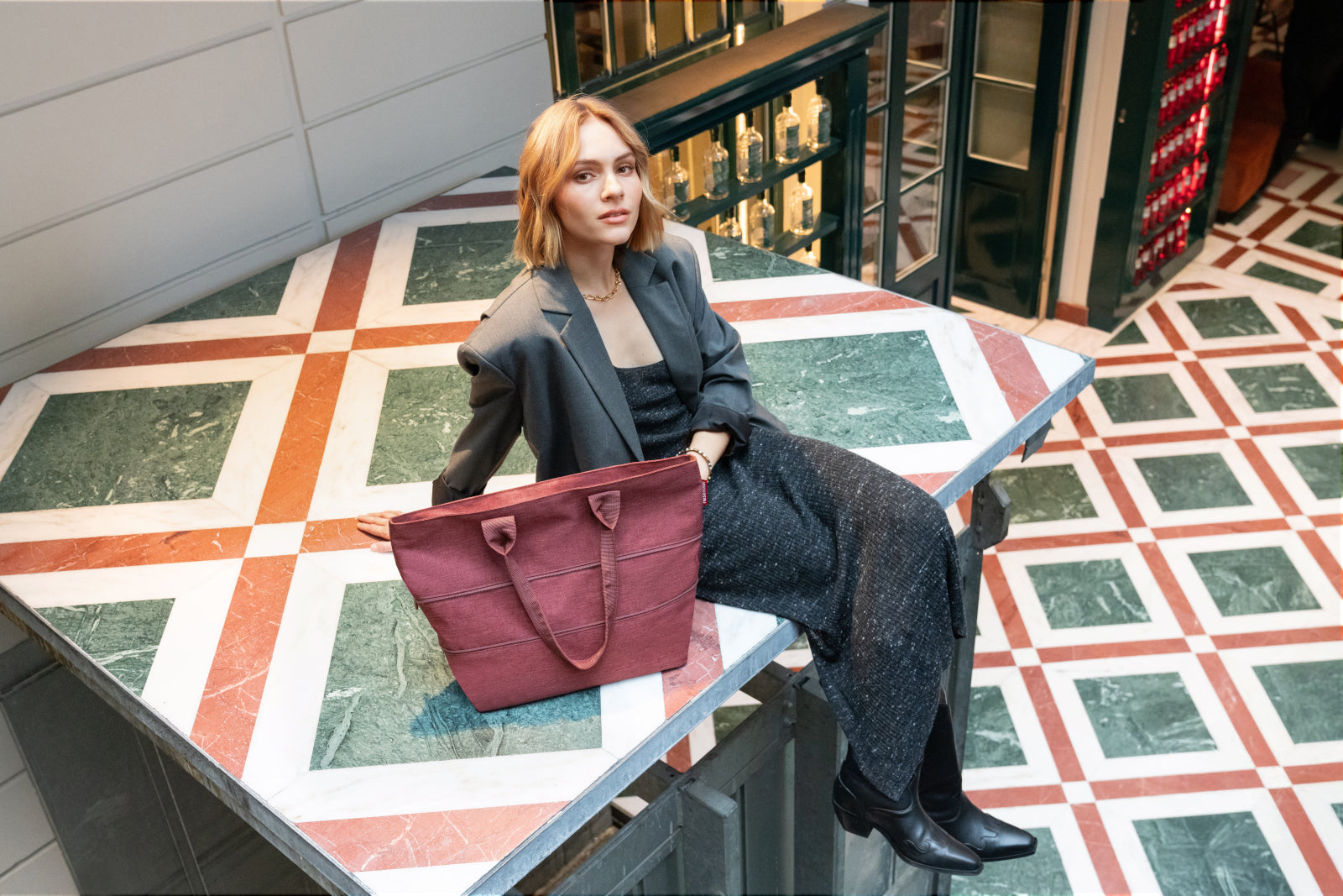 reisenthel shopper e1 twist maroon Lifestyle 2