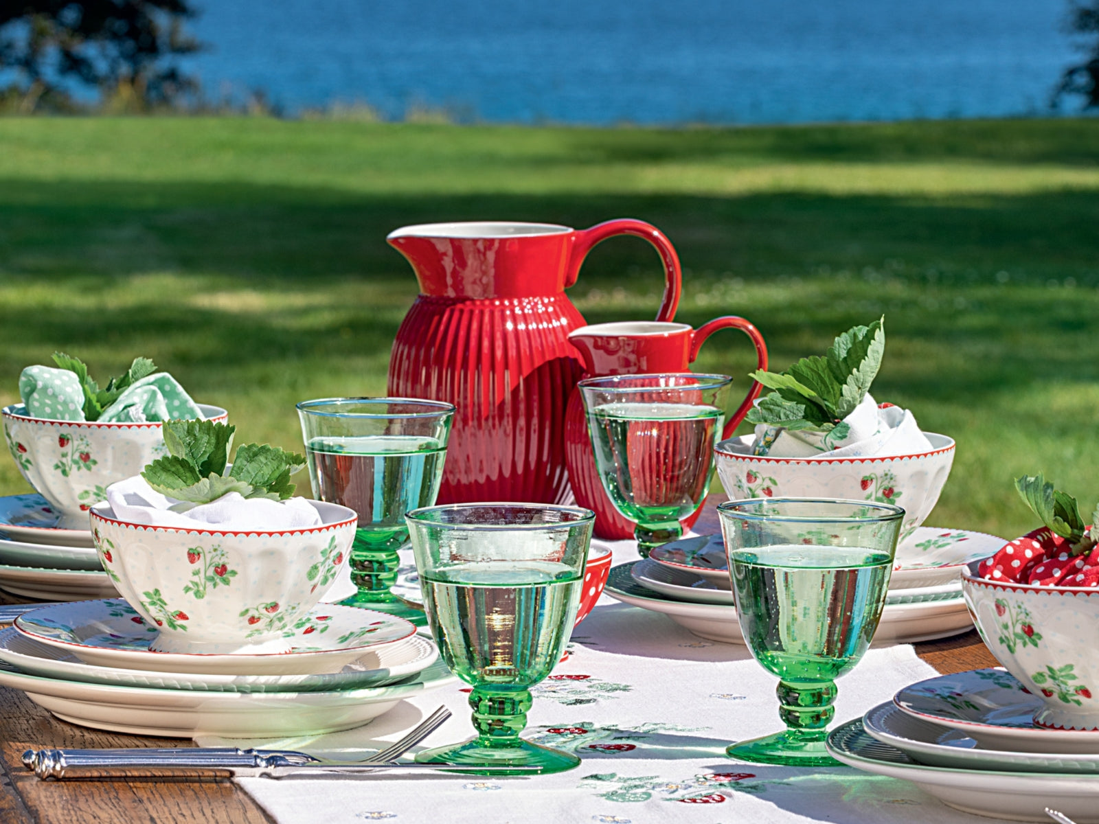 Greengate Berry Tasse white 0,35l Lifestyle 1