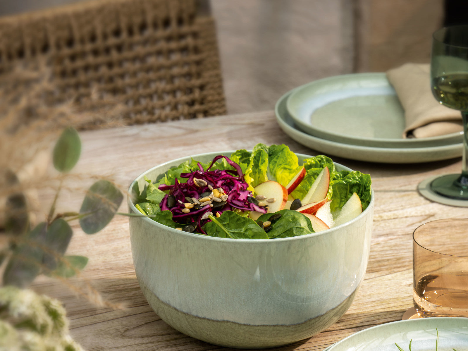 like Villeroy & Boch Perlemor Alga Servierschüssel 22,5cm Lifestyle 1