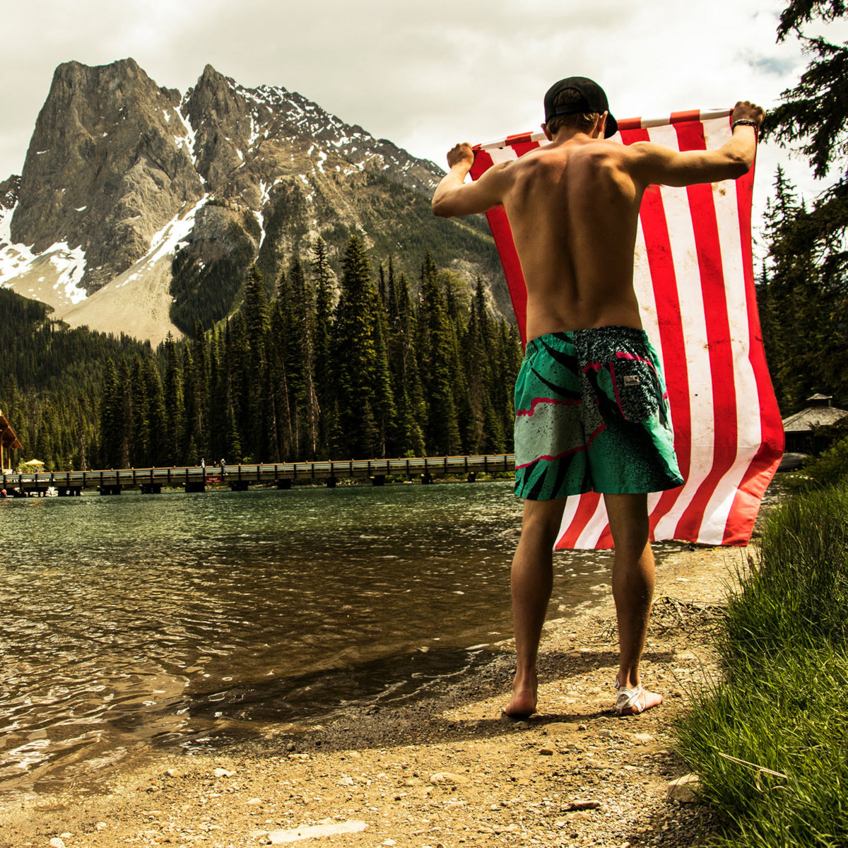 Dock & Bay Beach Towel L Waikiki Coral 160x90cm Lifestyle 3