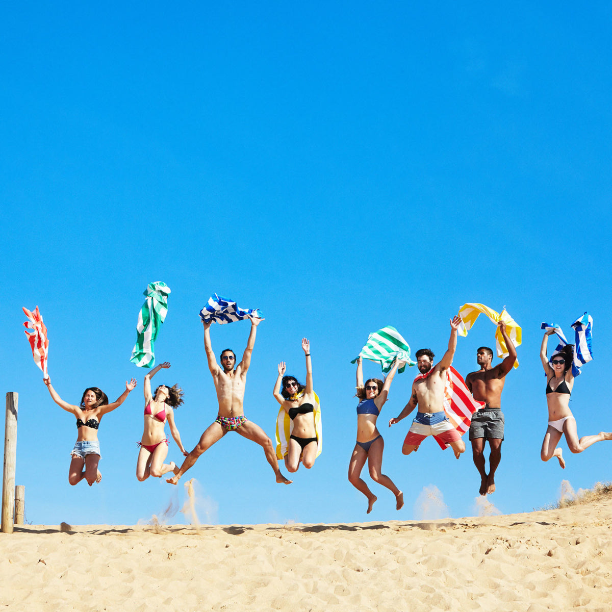 Dock & Bay Beach Towel XL Tulum Blue 200x90cm Lifestyle 2