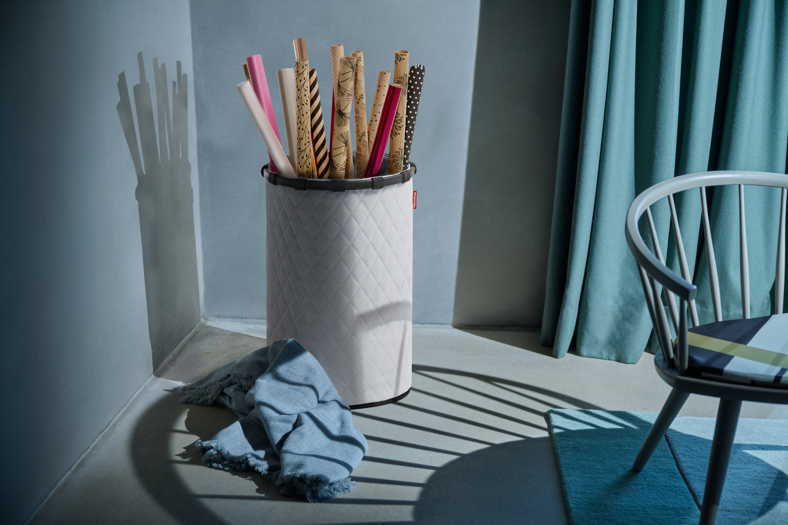 reisenthel homebasket cover rhombus light grey Lifestyle 1