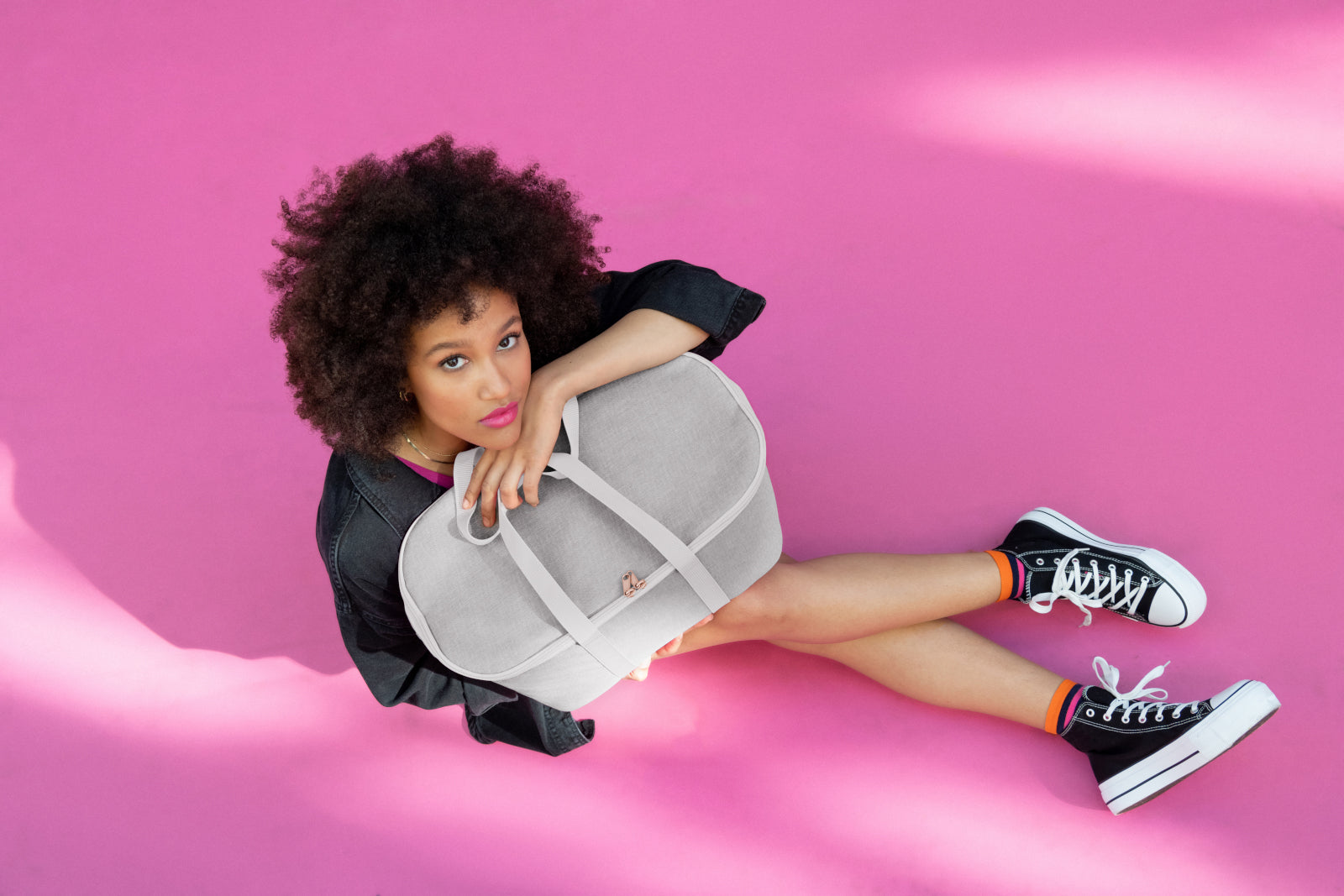 reisenthel coolerbag twist sky rose Lifestyle 1