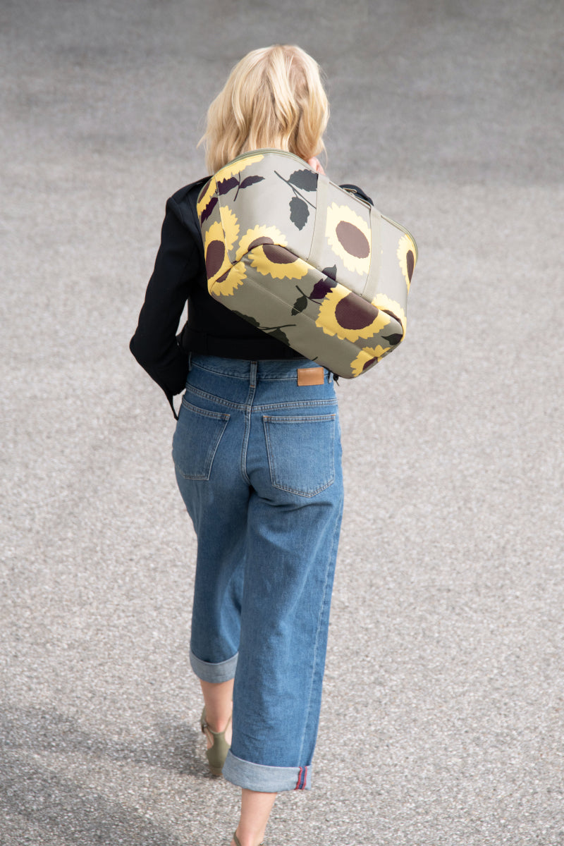 reisenthel coolerbag sunflowers Lifestyle 4