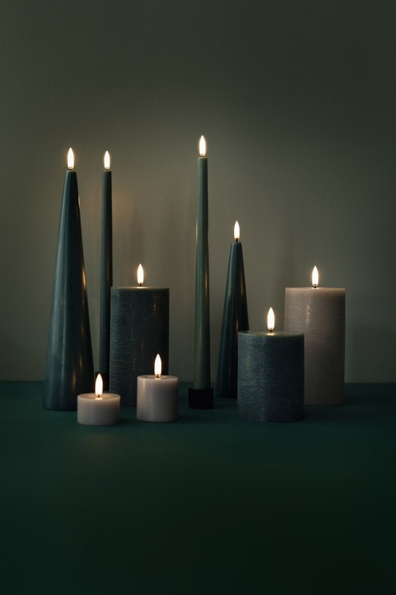 UYUNI LIGHTING LED-Kerze Smooth pine green 30cm - Produktbild 3