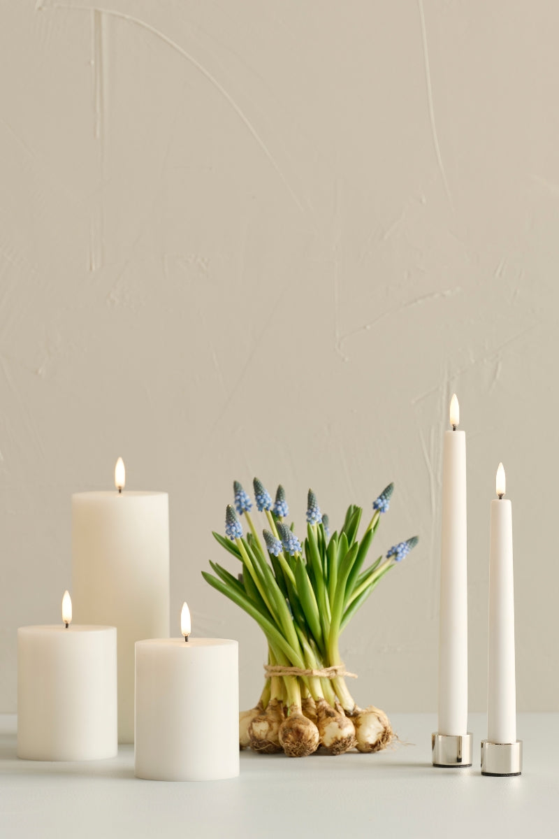 UYUNI LIGHTING Pillar LED-Kerze Smooth nordic white 15cm - Produktbild 3