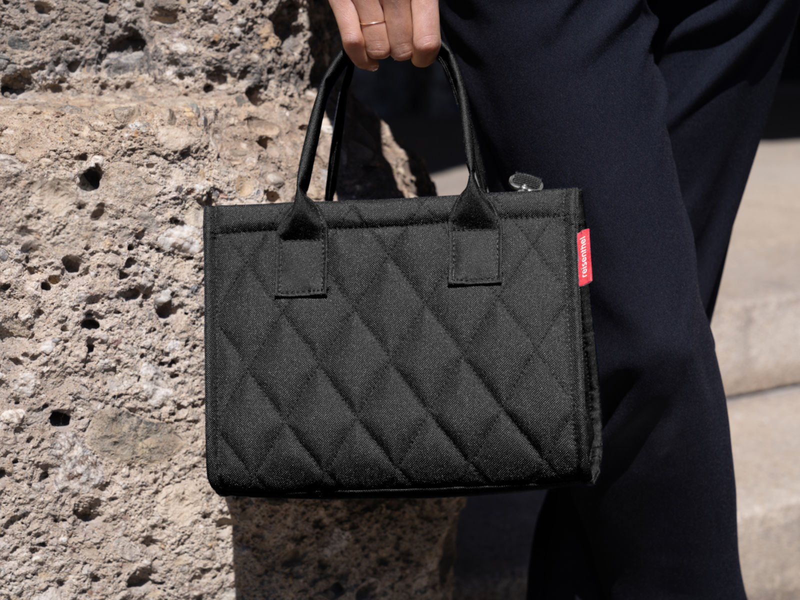 reisenthel daily shopper XS rhombus black Lifestyle 1