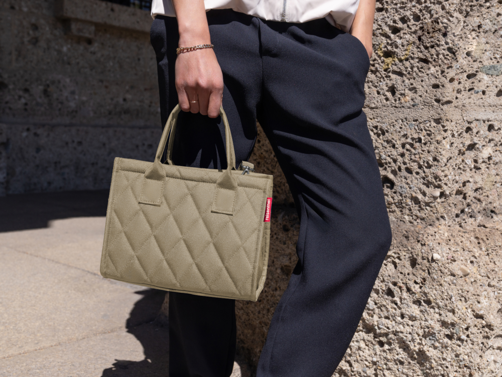 reisenthel daily shopper XS rhombus olive Lifestyle 5