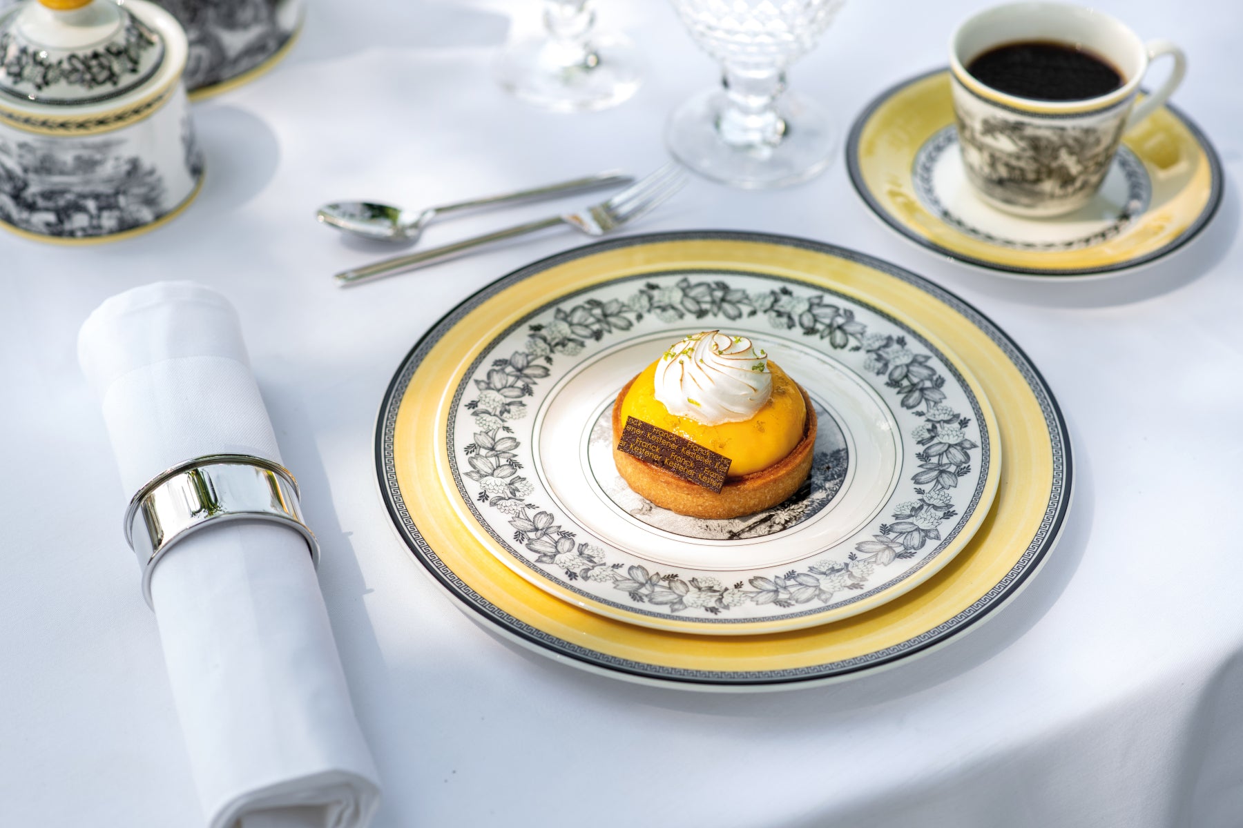 Villeroy & Boch Audun Ferme Mokka-/Espressotasse 2tlg. Lifestyle 1