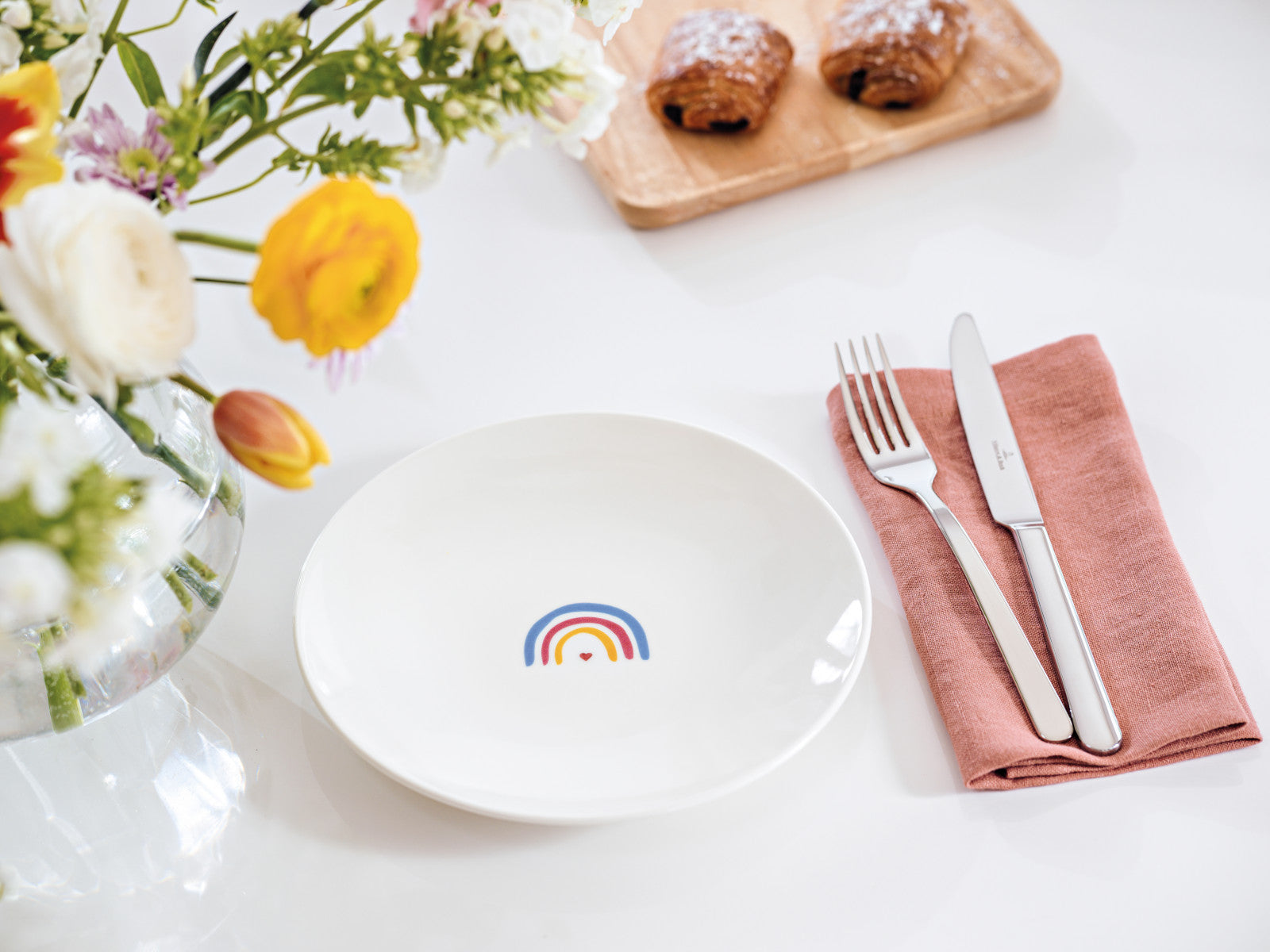 Villeroy & Boch With Love Frühstücksteller Be Happy 21cm Lifestyle 1