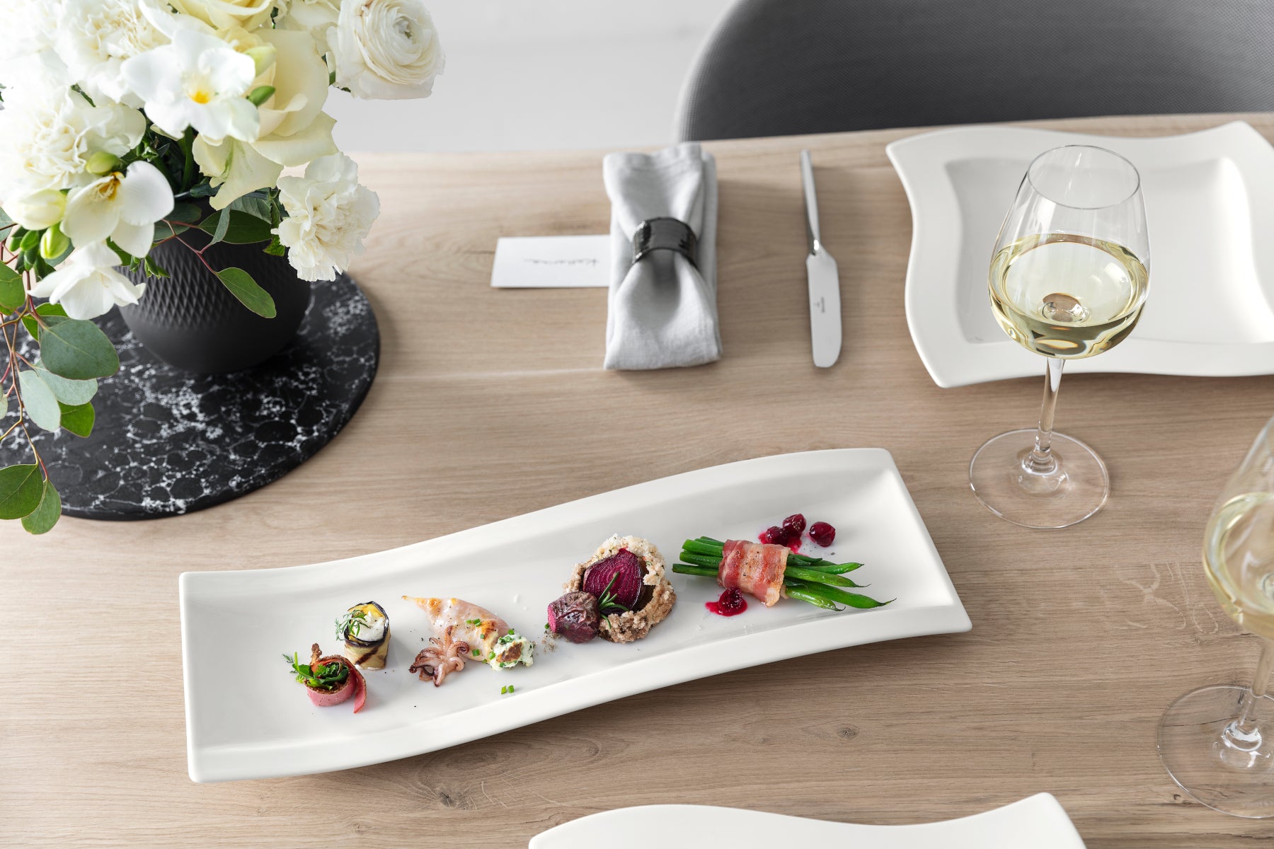 Villeroy & Boch New Wave Antipastiteller 42 x 15 cm Lifestyle 2