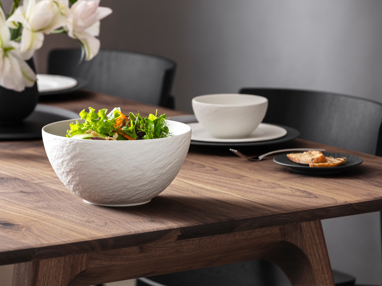 Villeroy & Boch Manufacture Rock blanc Salatschüssel 24cm Lifestyle 1