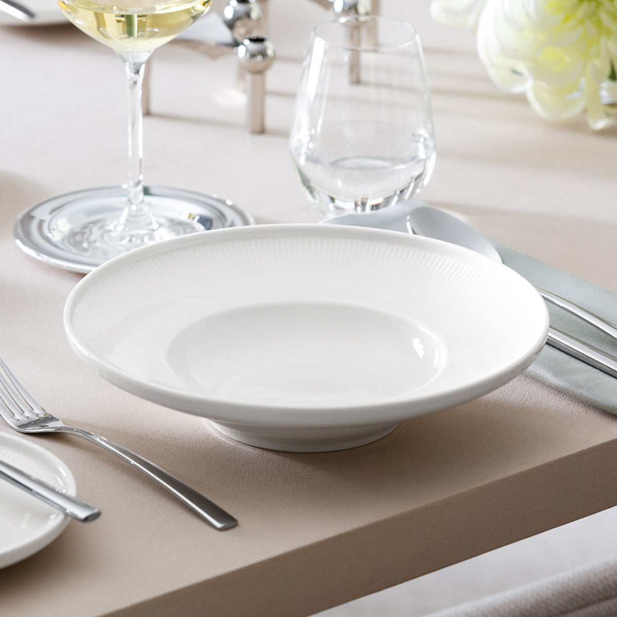 Villeroy & Boch Afina Teller tief weiß 25cm Lifestyle 2
