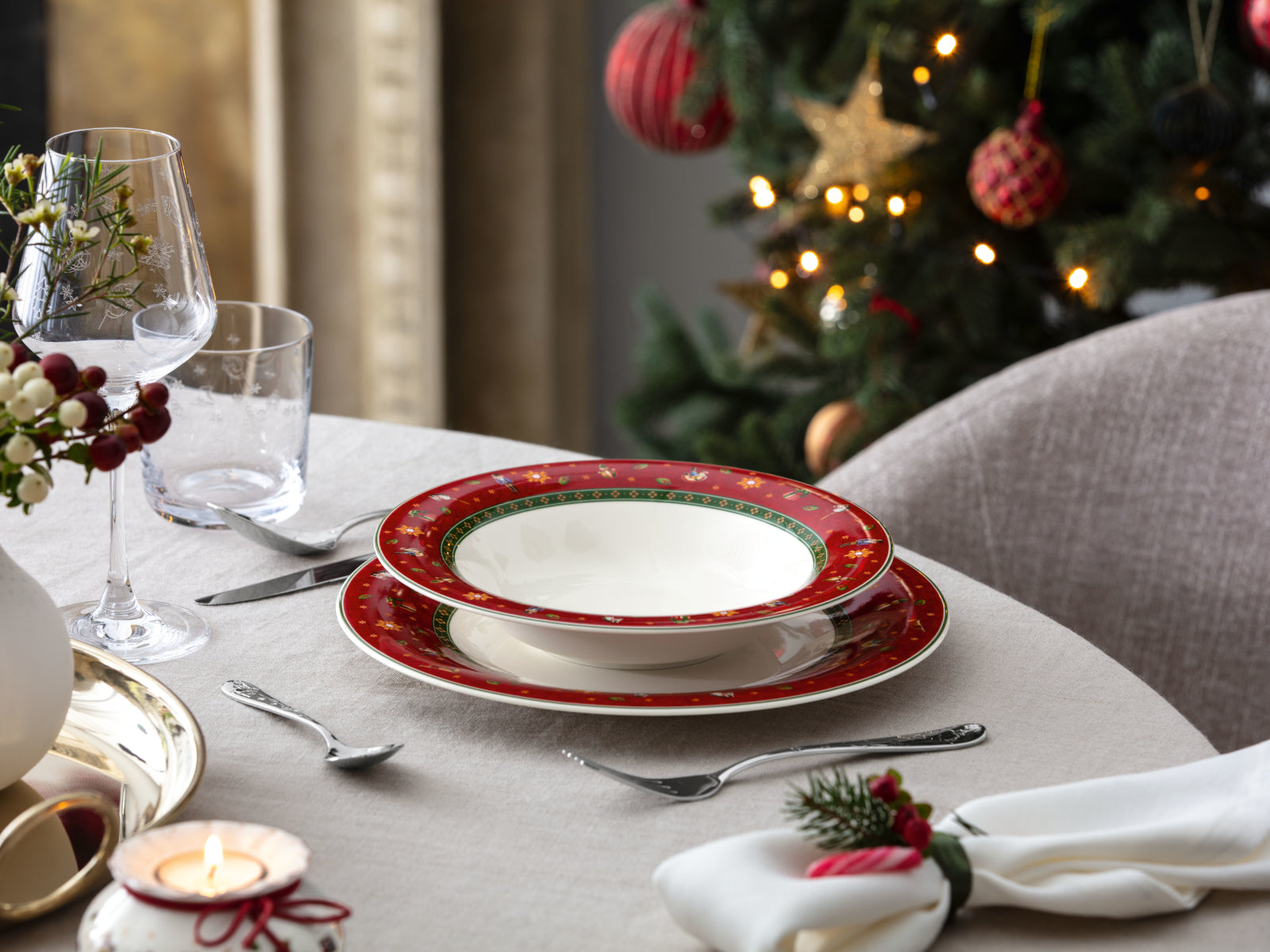 Villeroy & Boch Toy's Delight Specials Speiseteller rot 27cm Lifestyle 2